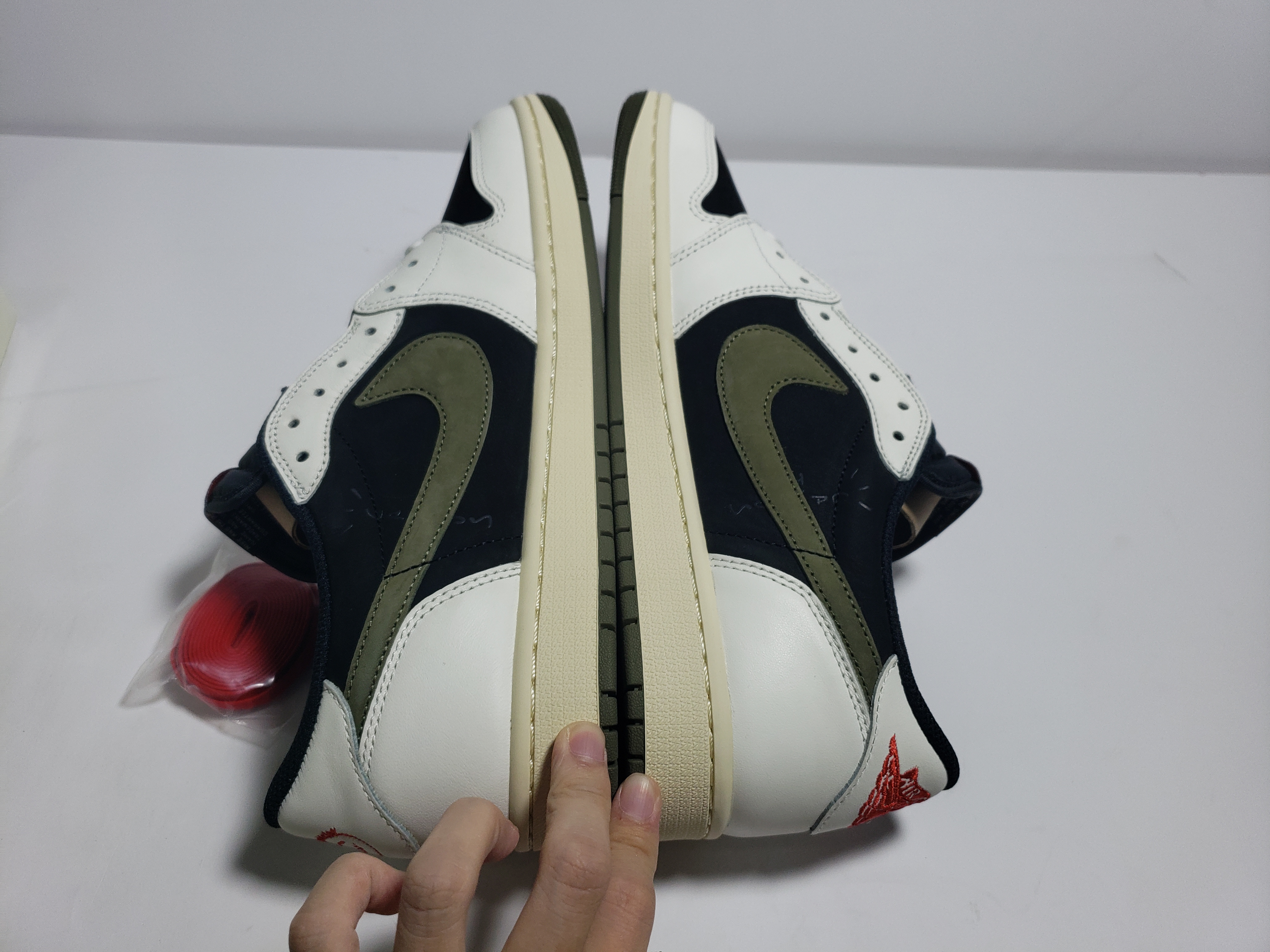 LJR Jordan 1 Retro Low OG SP Travis Scott women's Olive DZ4137-106