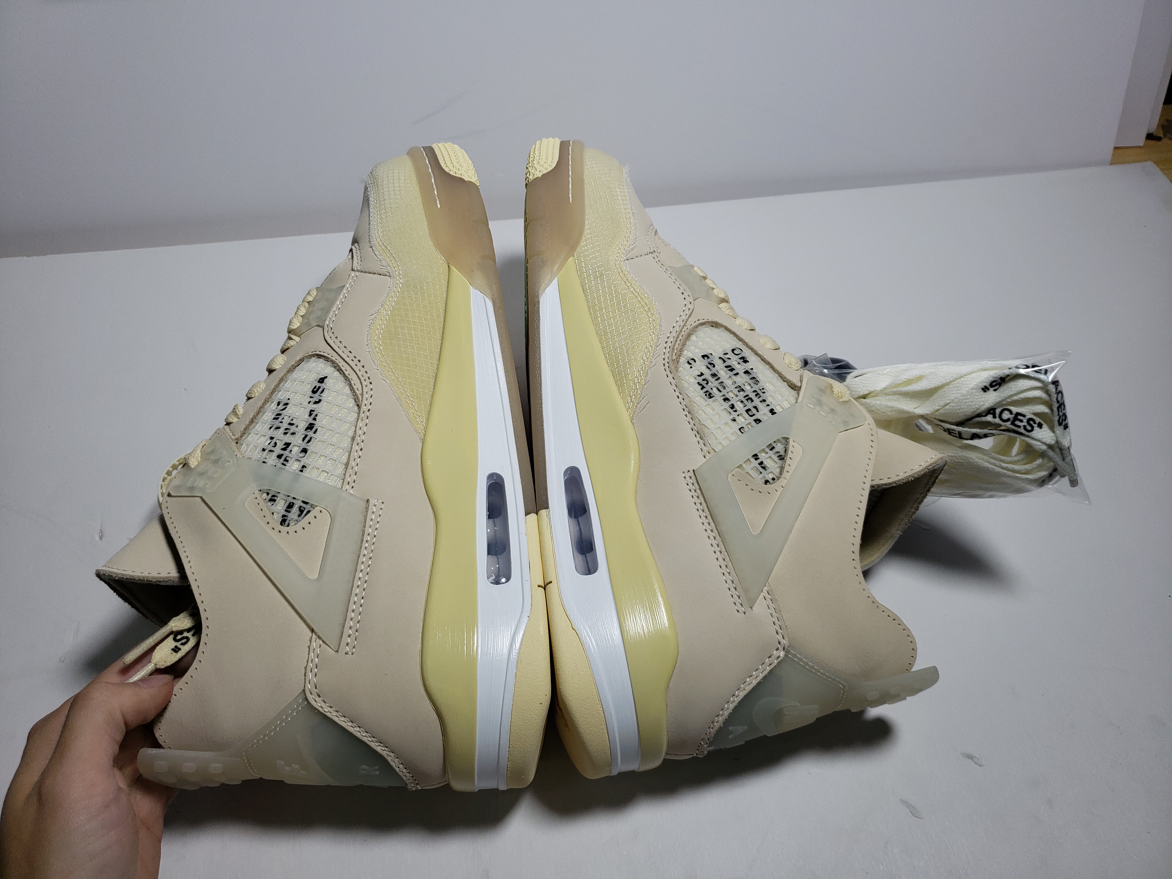 Off-White Air Jordan 4 Sail CV9388-100 Packaging