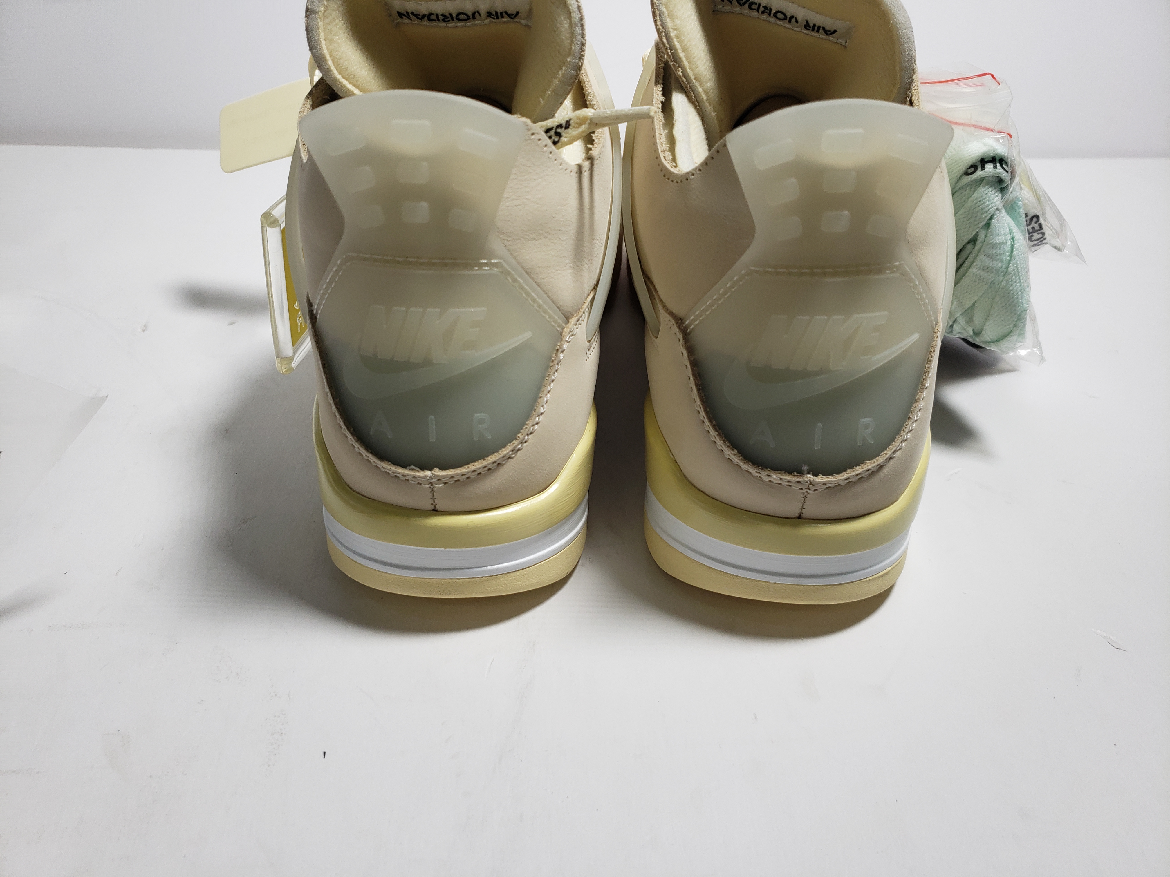 Off-White Air Jordan 4 Sail CV9388-100 Packaging