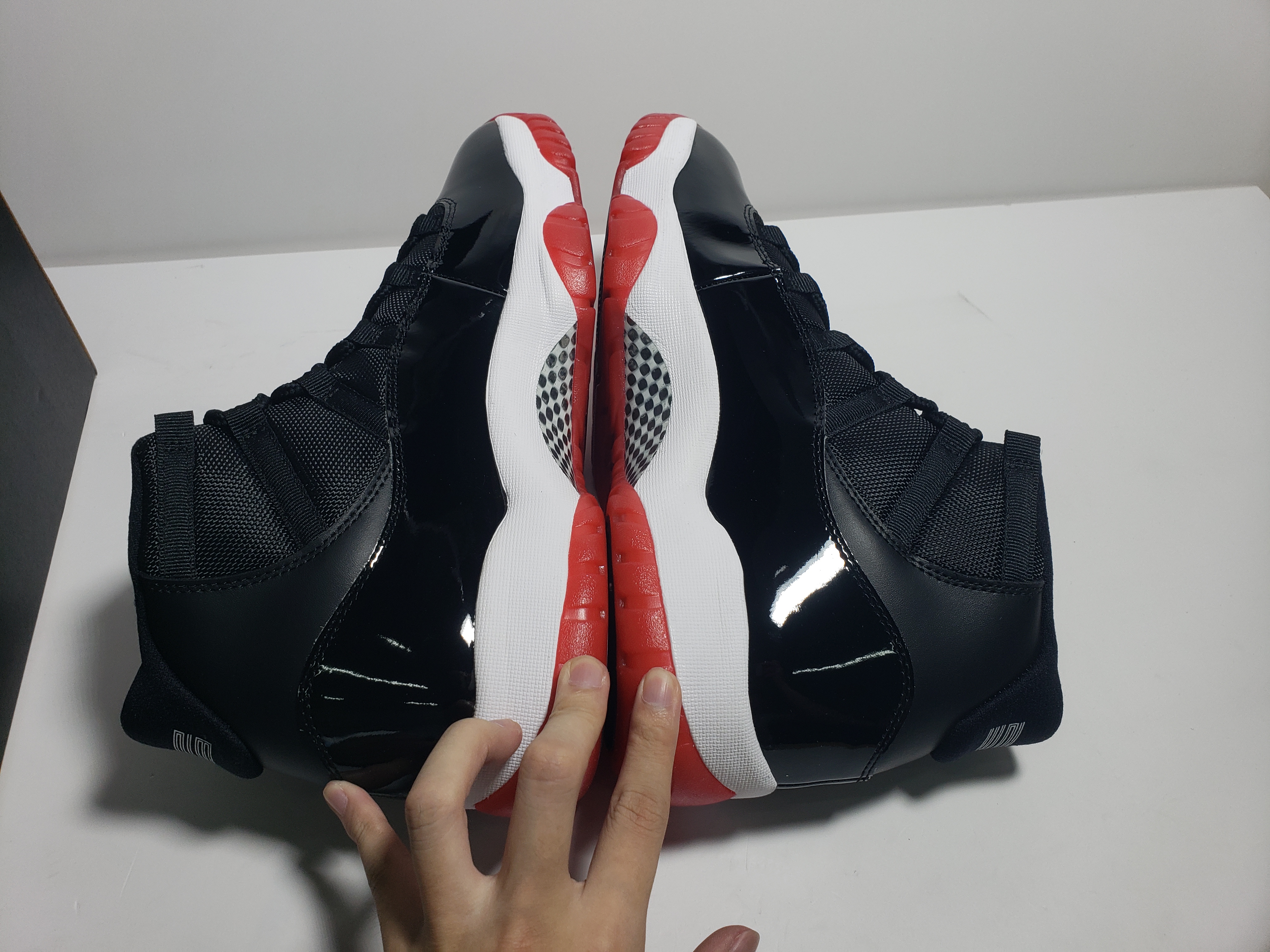 OG Jordan 11 Retro Playoffs Bred (2019), 378037-061