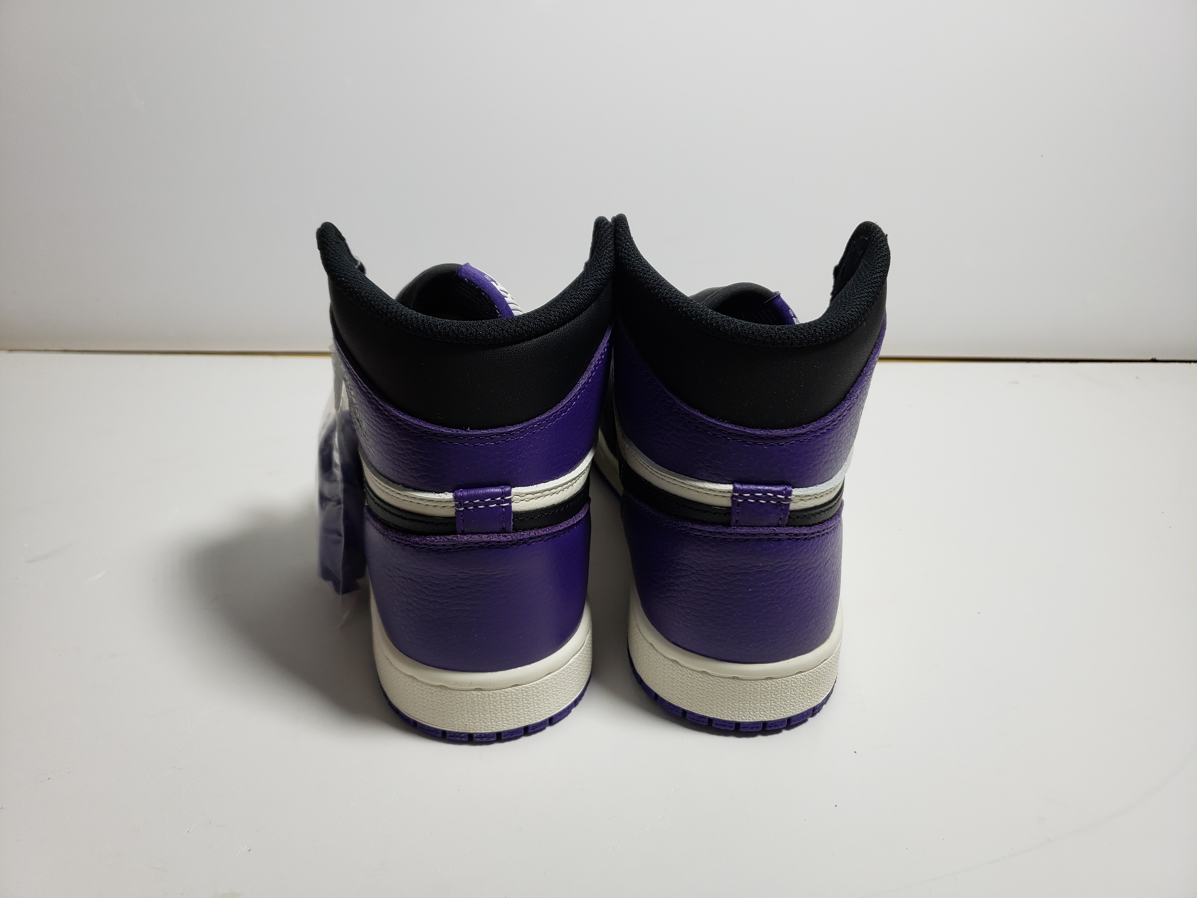 OG Jordan 1 Retro High Court Purple, 555088-501