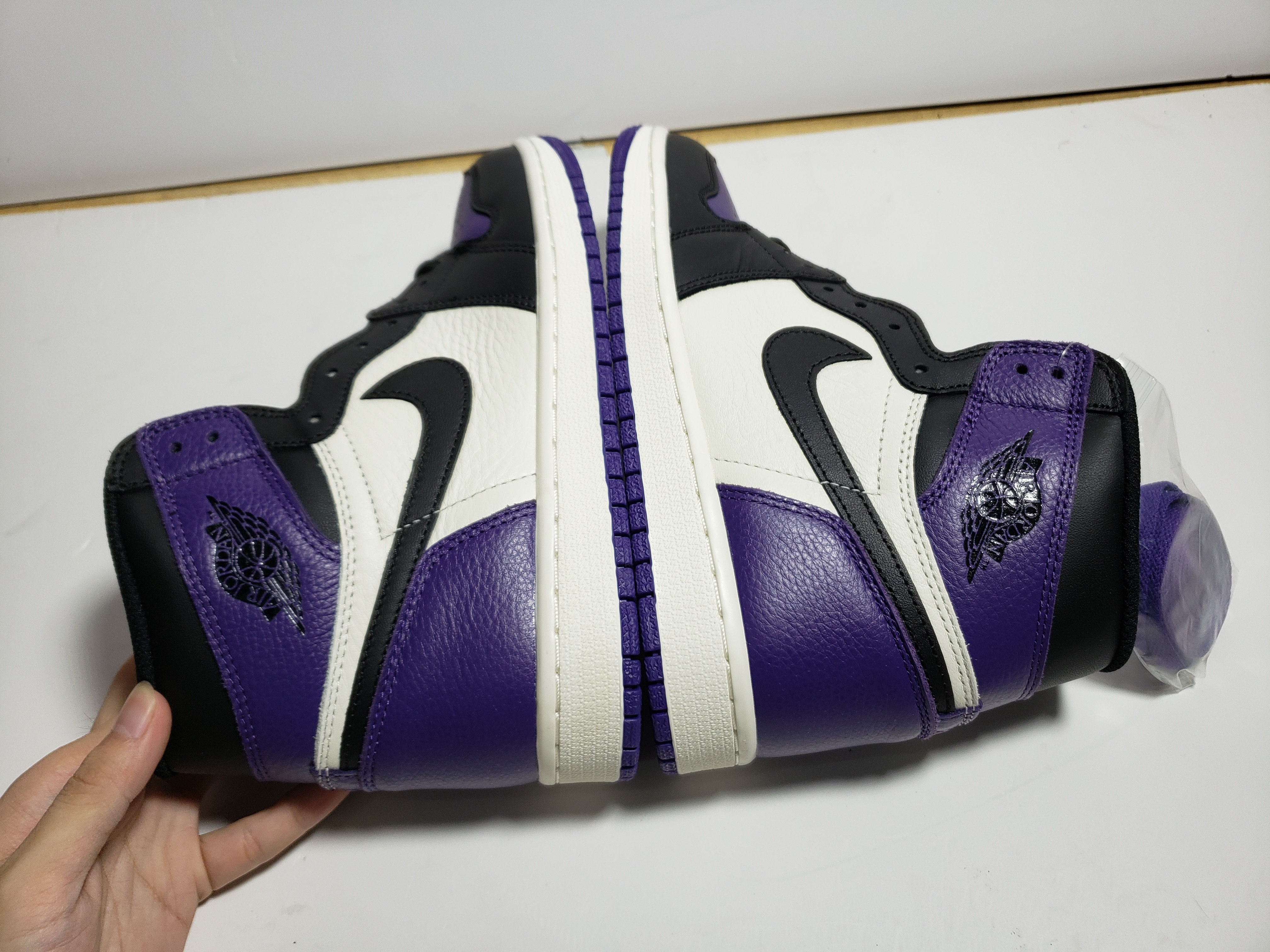 OG Jordan 1 Retro High Court Purple, 555088-501