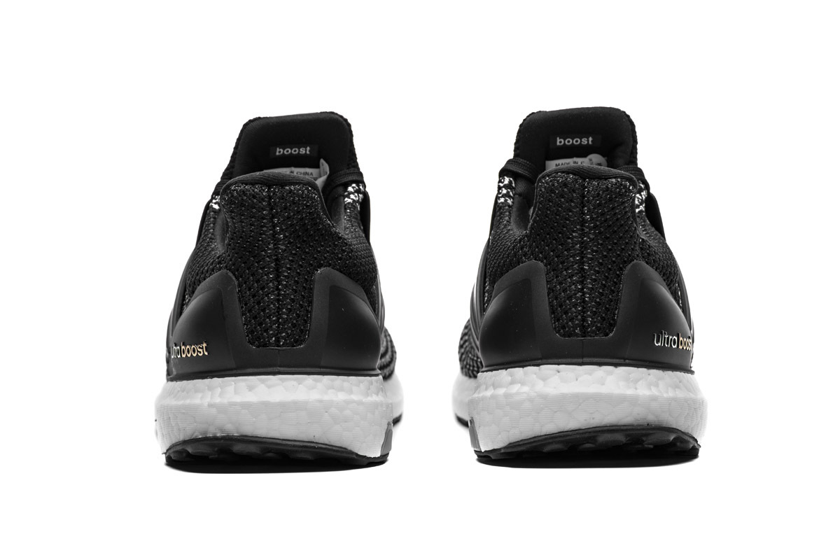 Ad*s ultra boost 5th anniversary black bb6220