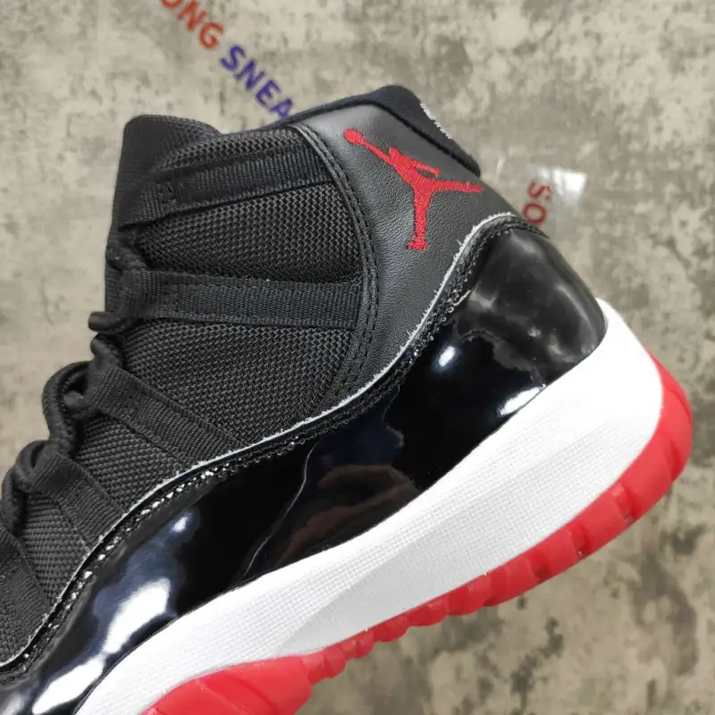 Air Jordan 11 High Retro Playoffs Bred (2019) 378037-061