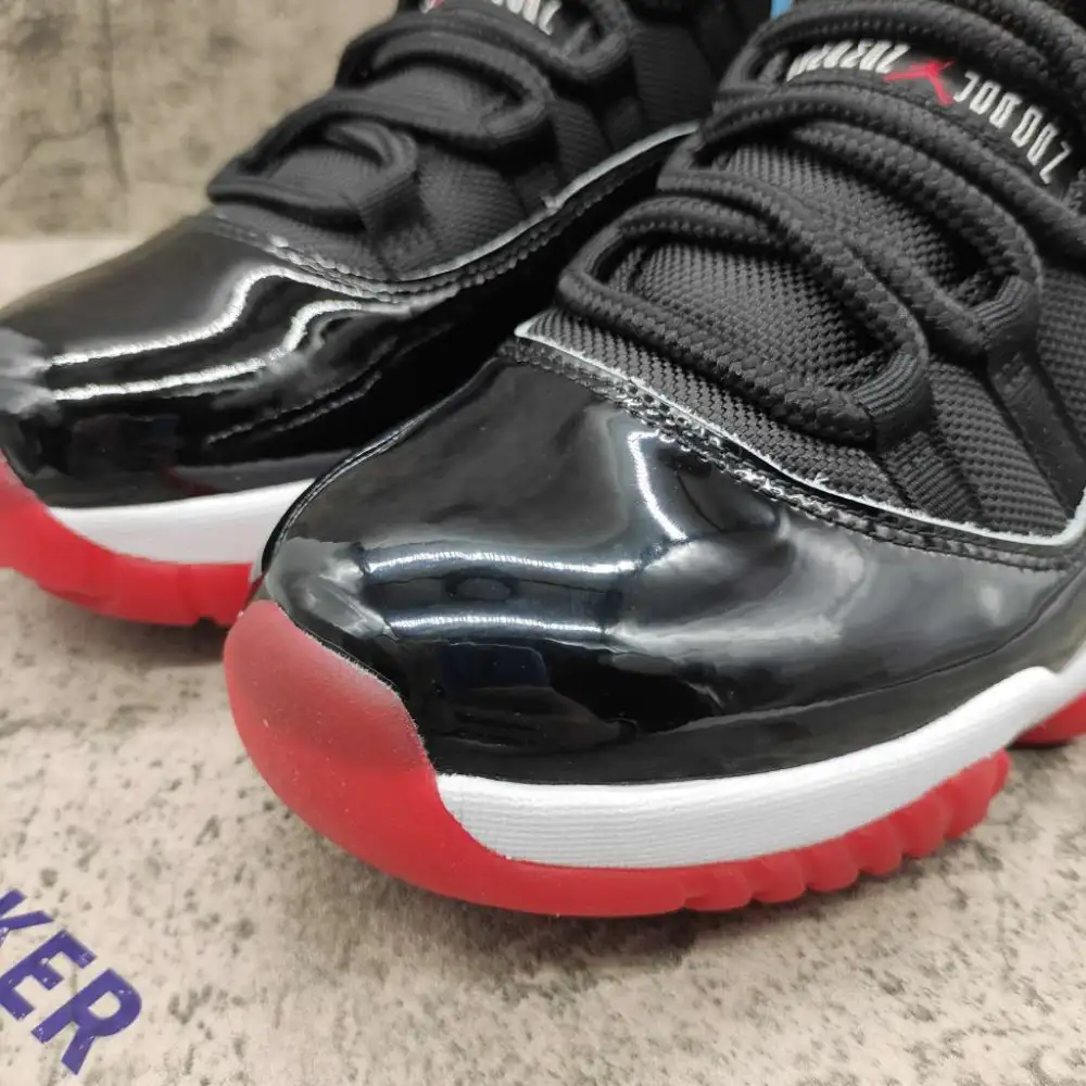 Air Jordan 11 High Retro Playoffs Bred (2019) 378037-061