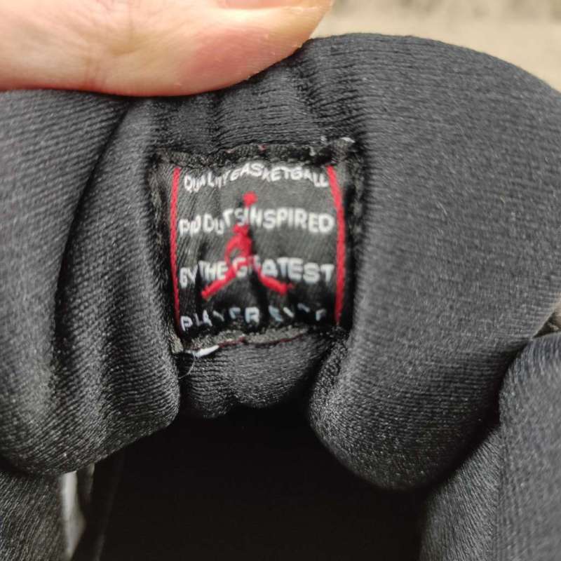 Air Jordan 11 High Retro Playoffs Bred (2019) 378037-061