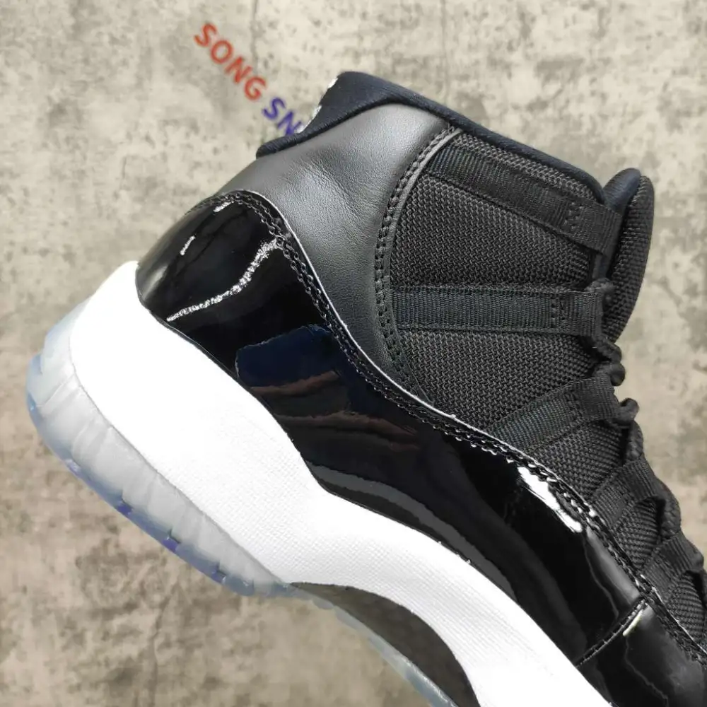 Air Jordan 11 High Retro Space Jam (2016) 378037-003