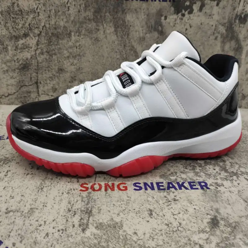 Air Jordan 11 Retro Low Concord Bred AV2187-160