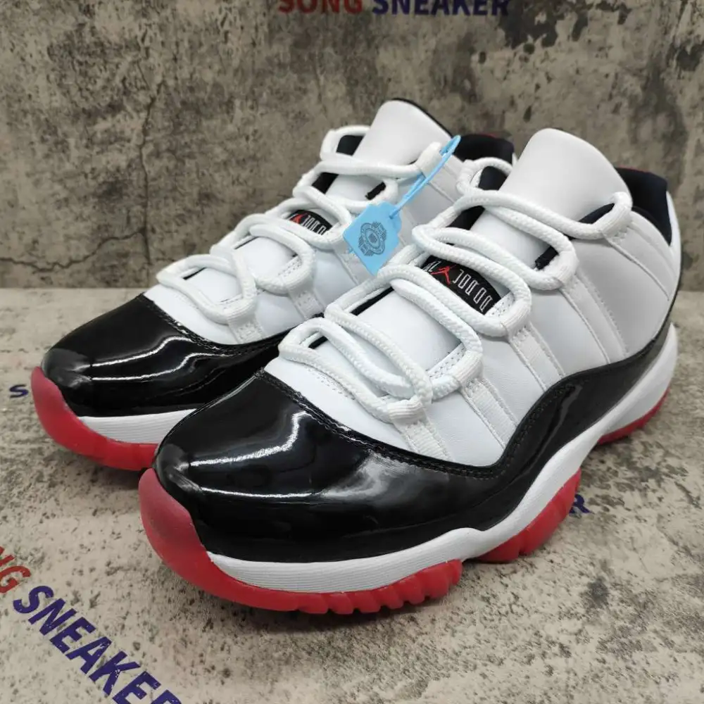 Air Jordan 11 Retro Low Concord Bred AV2187-160