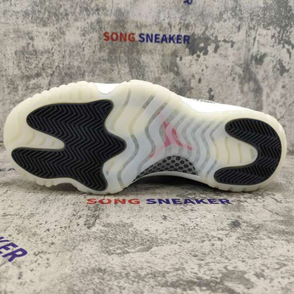 Air Jordan 11 Retro Low Snake Light Bone CD6846-002