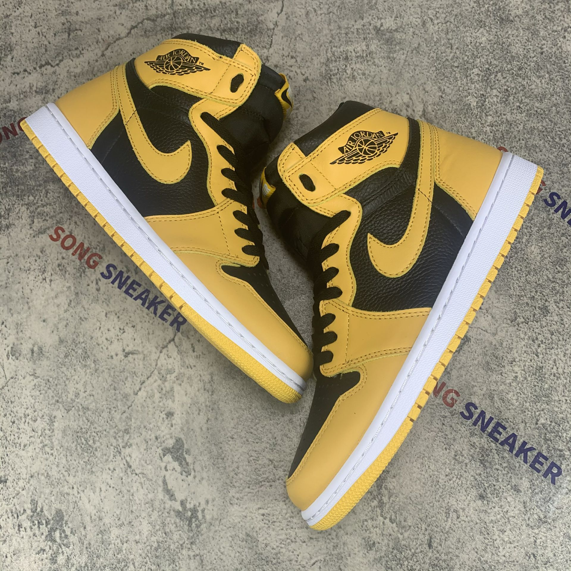 Air Jordan 1 High OG Pollen 555088-701