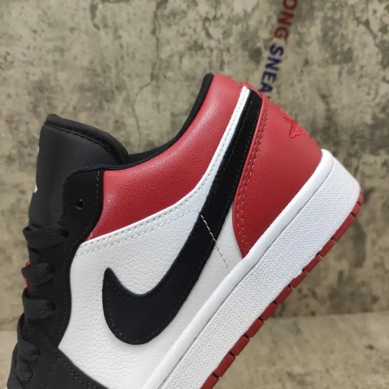 Air Jordan 1 Low Black Toe 553558-116