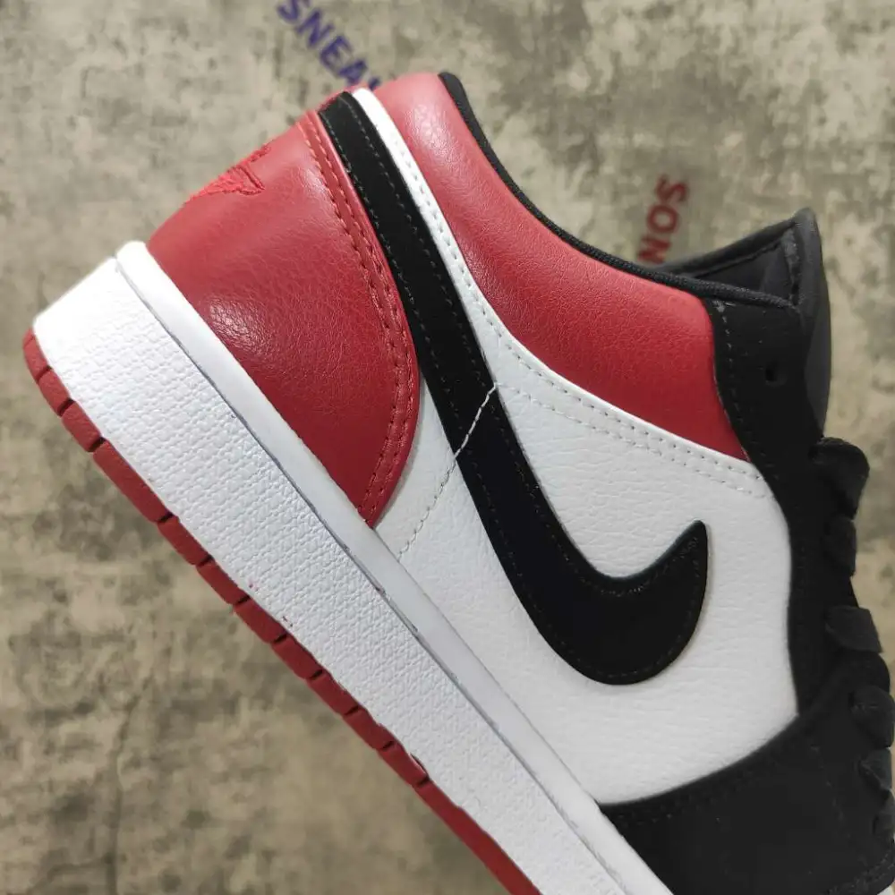 Air Jordan 1 Low Black Toe 553558-116