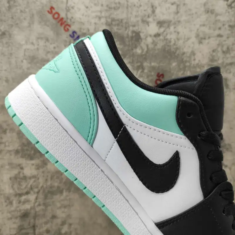 Air Jordan 1 Low Emerald Toe 553558-117