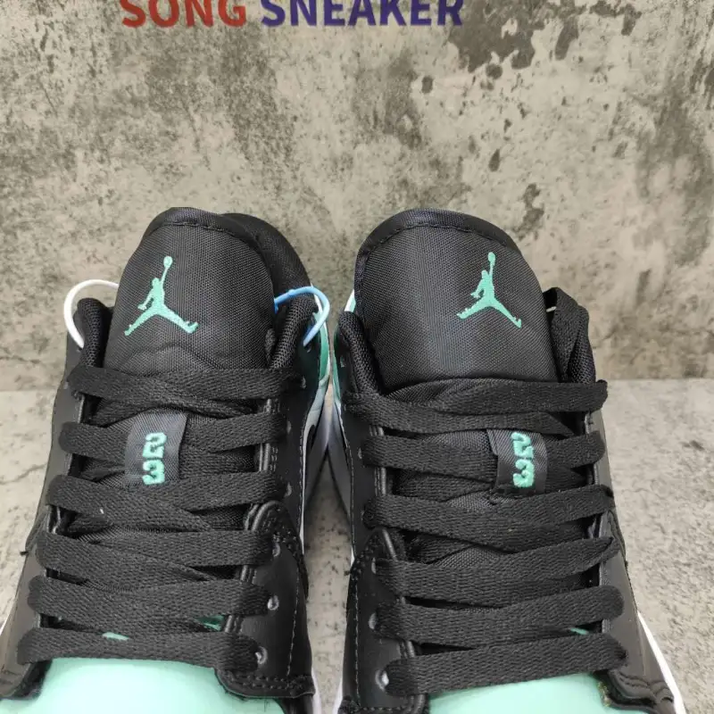 Air Jordan 1 Low Emerald Toe 553558-117