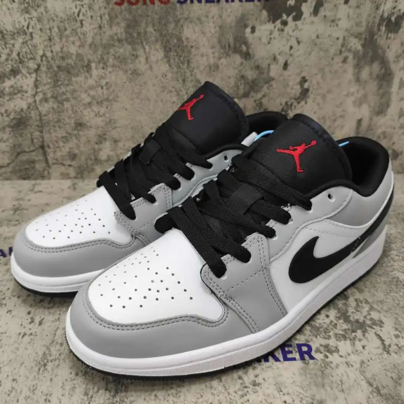 Air Jordan 1 Low Light Smoke Grey 553558-030