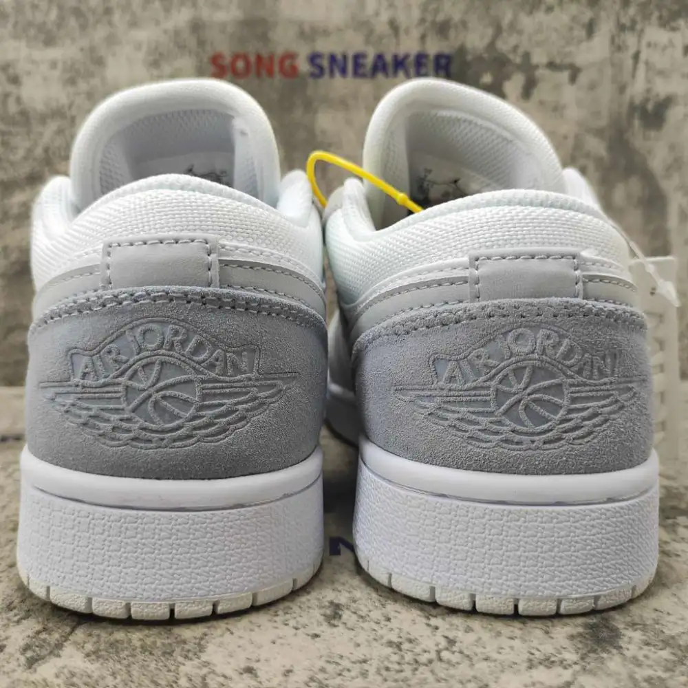 Air Jordan 1 Low Paris CV3043-100