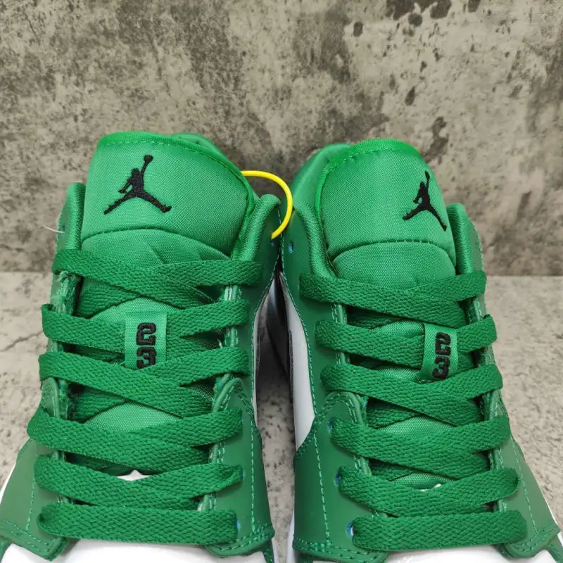 Air Jordan 1 Low Pine Green 553558-301