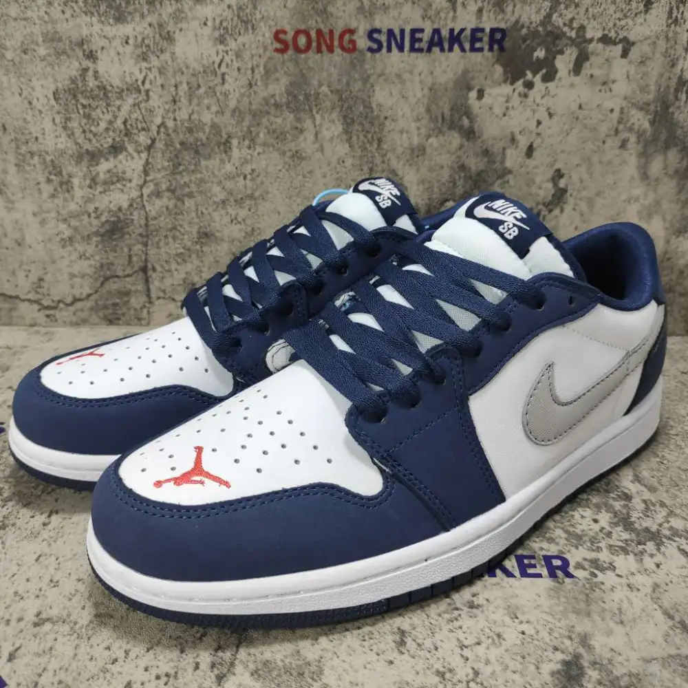 Air Jordan 1 Low SB Midnight Navy CJ7891-400