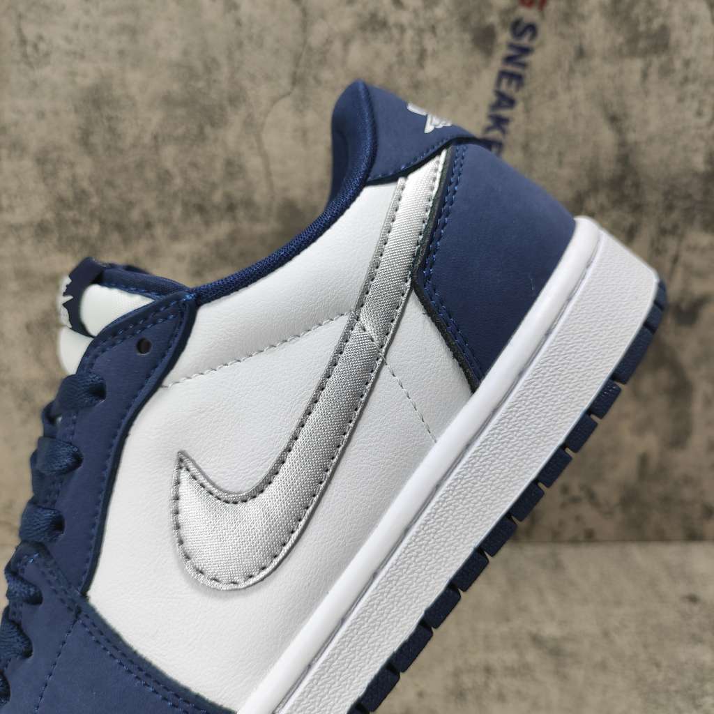 Air Jordan 1 Low SB Midnight Navy CJ7891-400