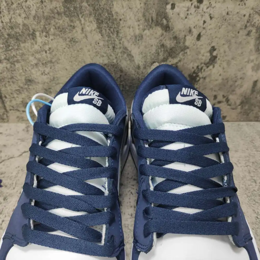 Air Jordan 1 Low SB Midnight Navy CJ7891-400