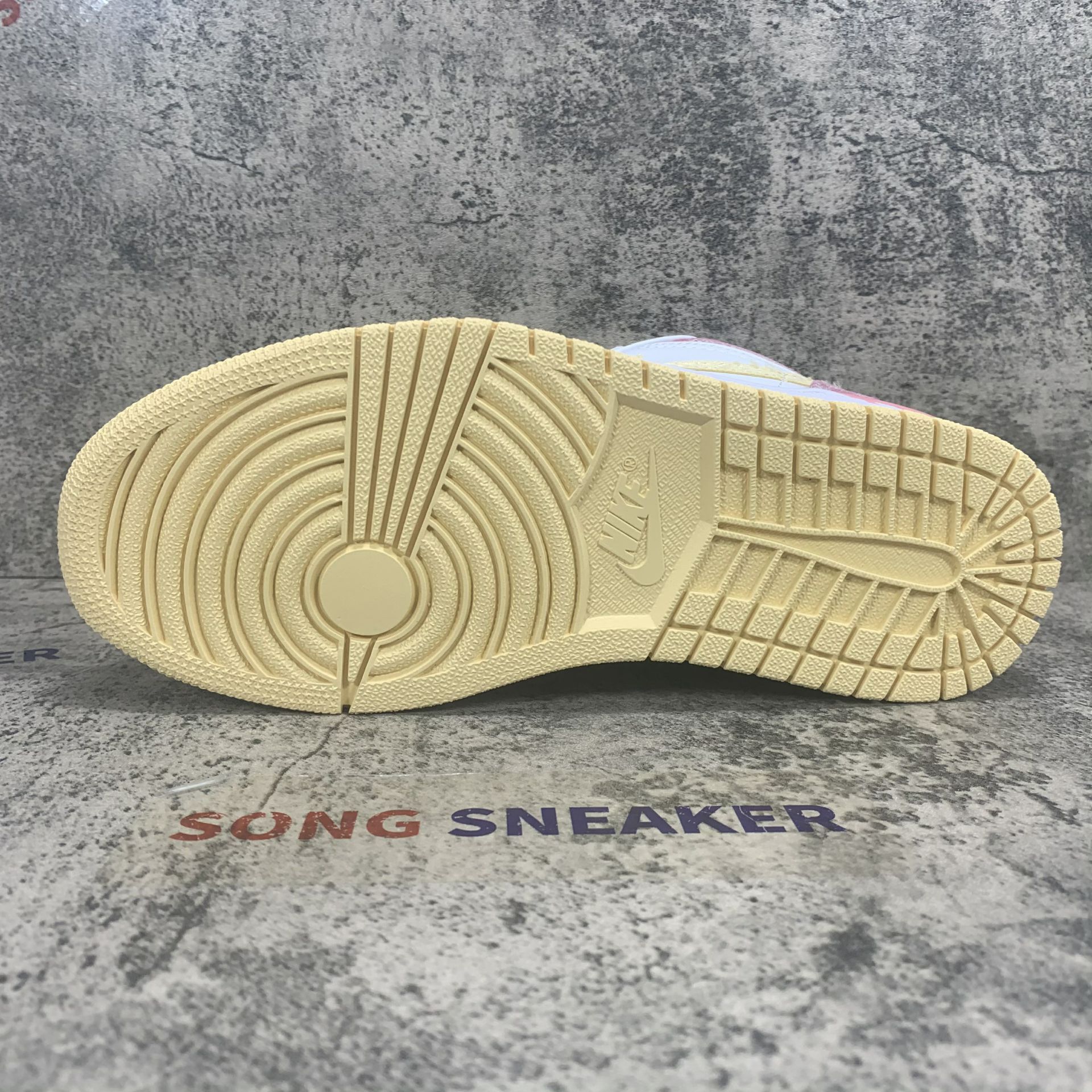 Air Jordan 1 Low SE GS Paint Drip CW7104-601