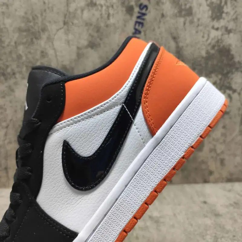 Air Jordan 1 Low Shattered Backboard 553558-128