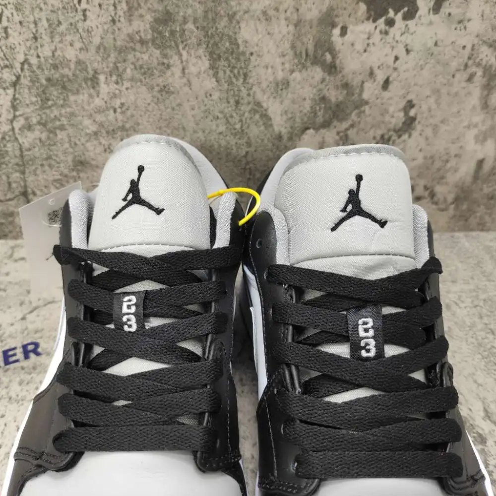 Air Jordan 1 Low Smoke Grey 553558-039