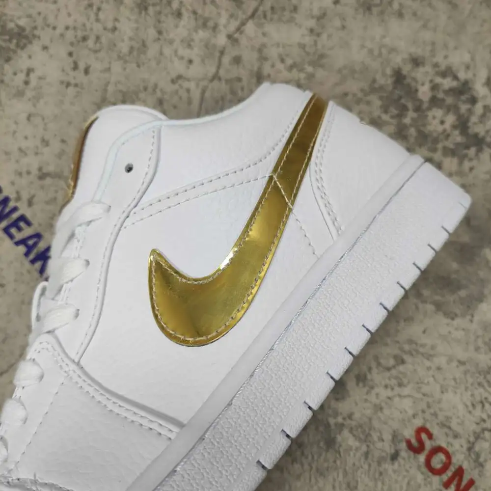 Air Jordan 1 Low White Metallic Gold (W) CZ4776-100