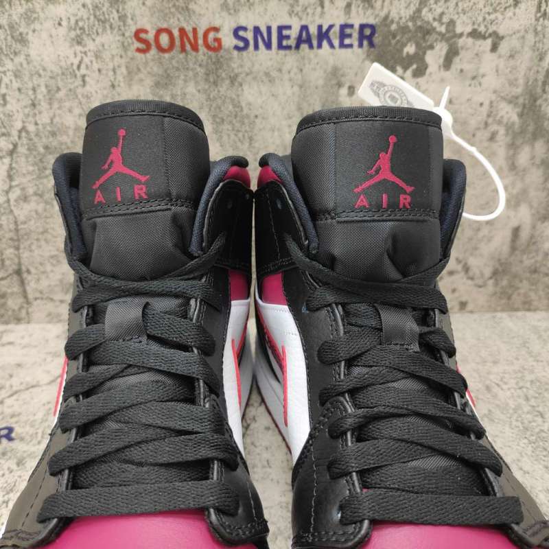 Air Jordan 1 Mid Bred Toe 554724-066
