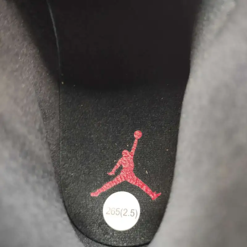 Air Jordan 1 Mid Bred Toe 554724-066