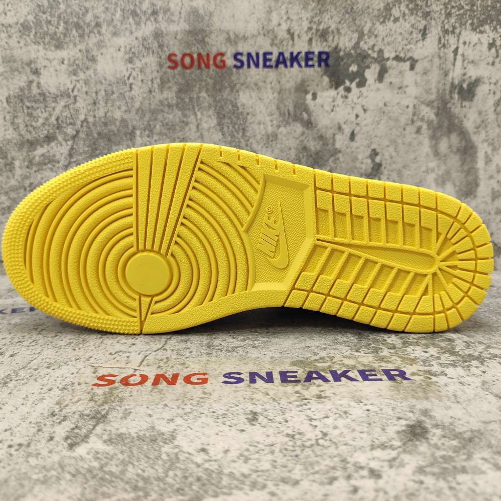 Air Jordan 1 Mid SE Fearless Maison Chateau Rouge CU2803-200