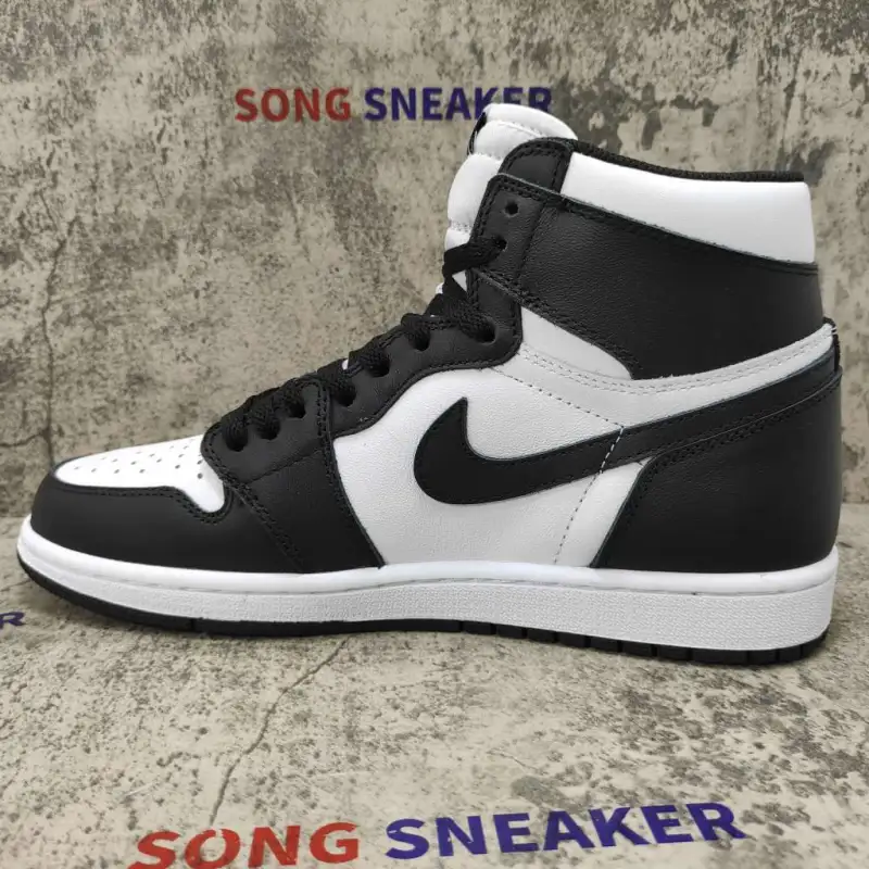 Air Jordan 1 Retro Black White (2014) 555088-010