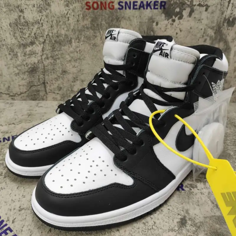 Air Jordan 1 Retro Black White (2014) 555088-010