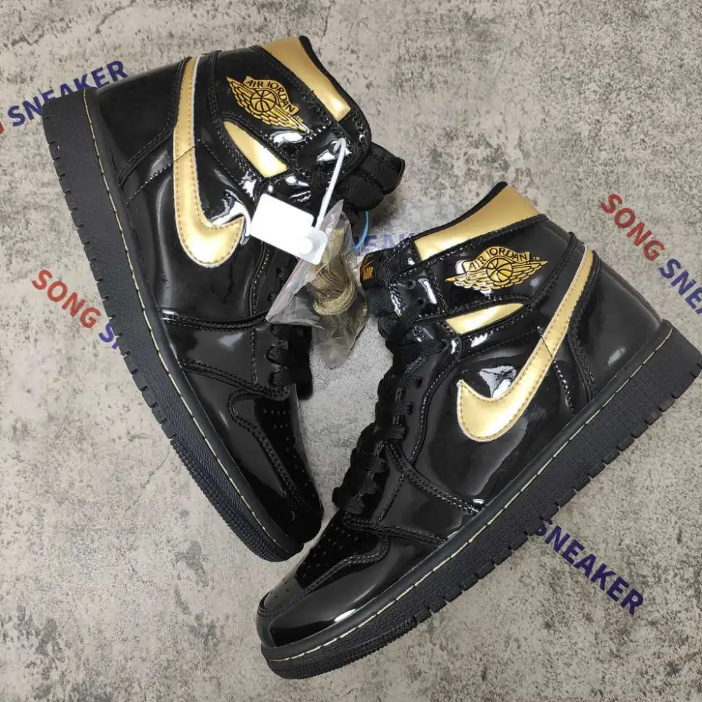 Air Jordan 1 Retro High Black Metallic Gold (2020) 555088-032