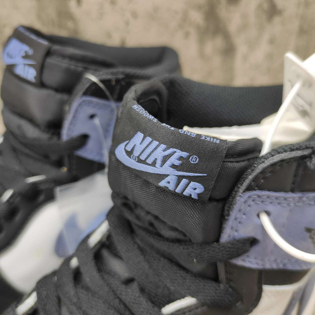 Air Jordan 1 Retro High Blue Moon 555088-115