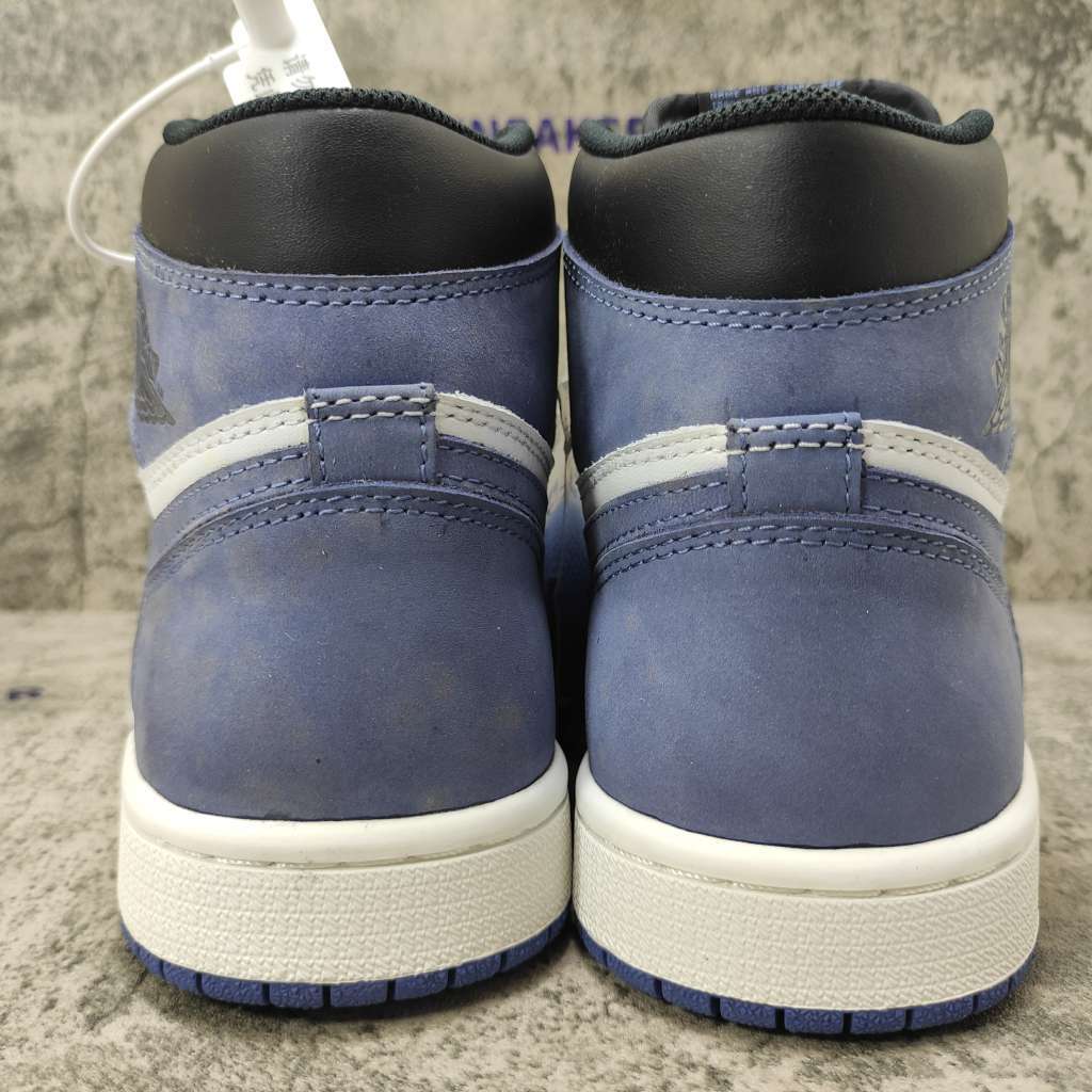 Air Jordan 1 Retro High Blue Moon 555088-115