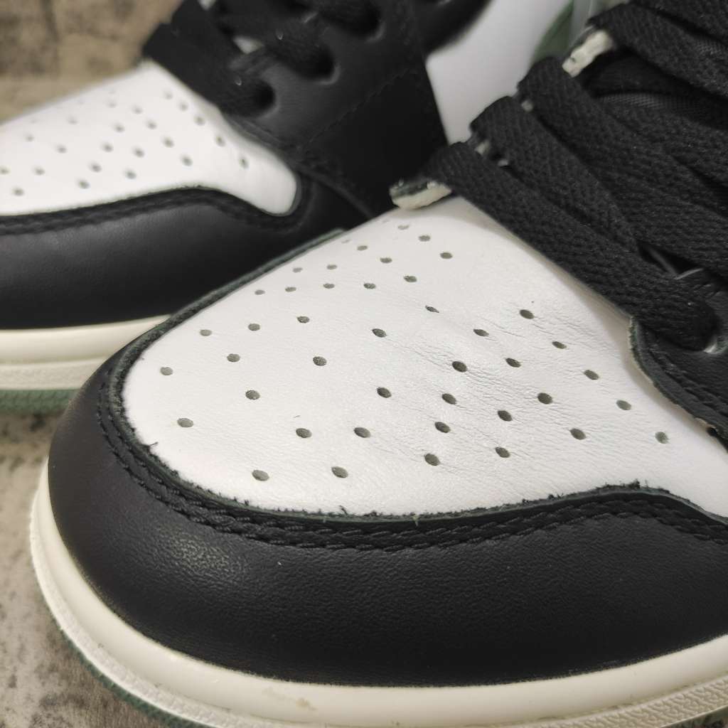 Air Jordan 1 Retro High Clay Green 555088-135 