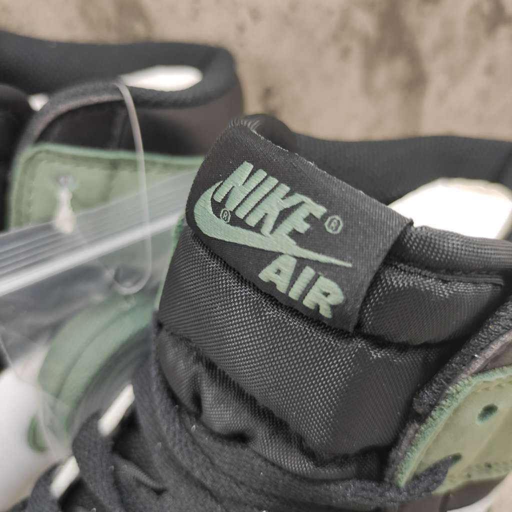 Air Jordan 1 Retro High Clay Green 555088-135 