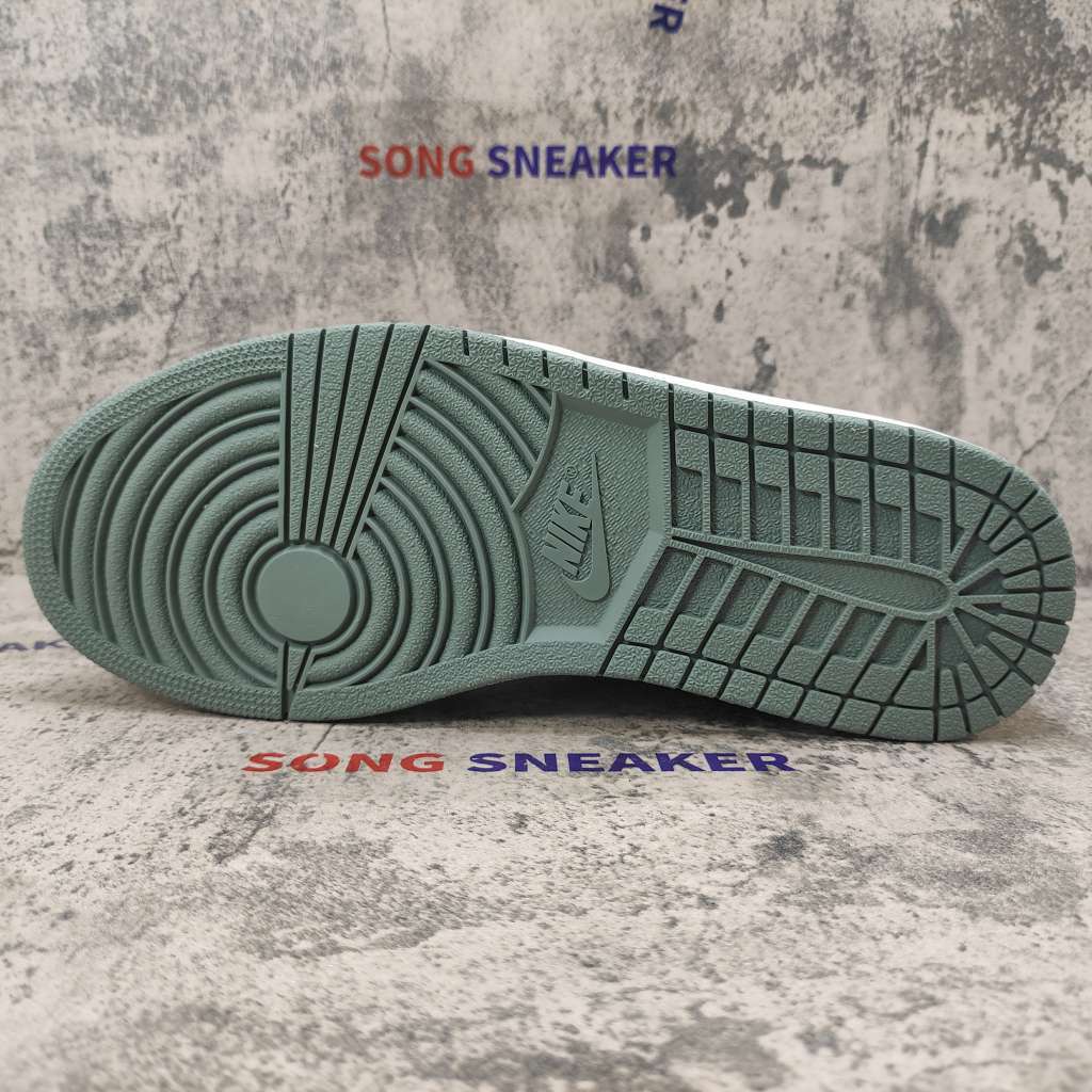 Air Jordan 1 Retro High Clay Green 555088-135 