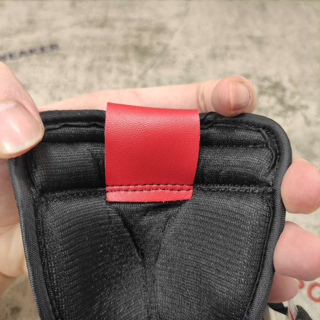 Air Jordan 1 Retro High Sports Illustrated (A Star Is Born) 555088-015