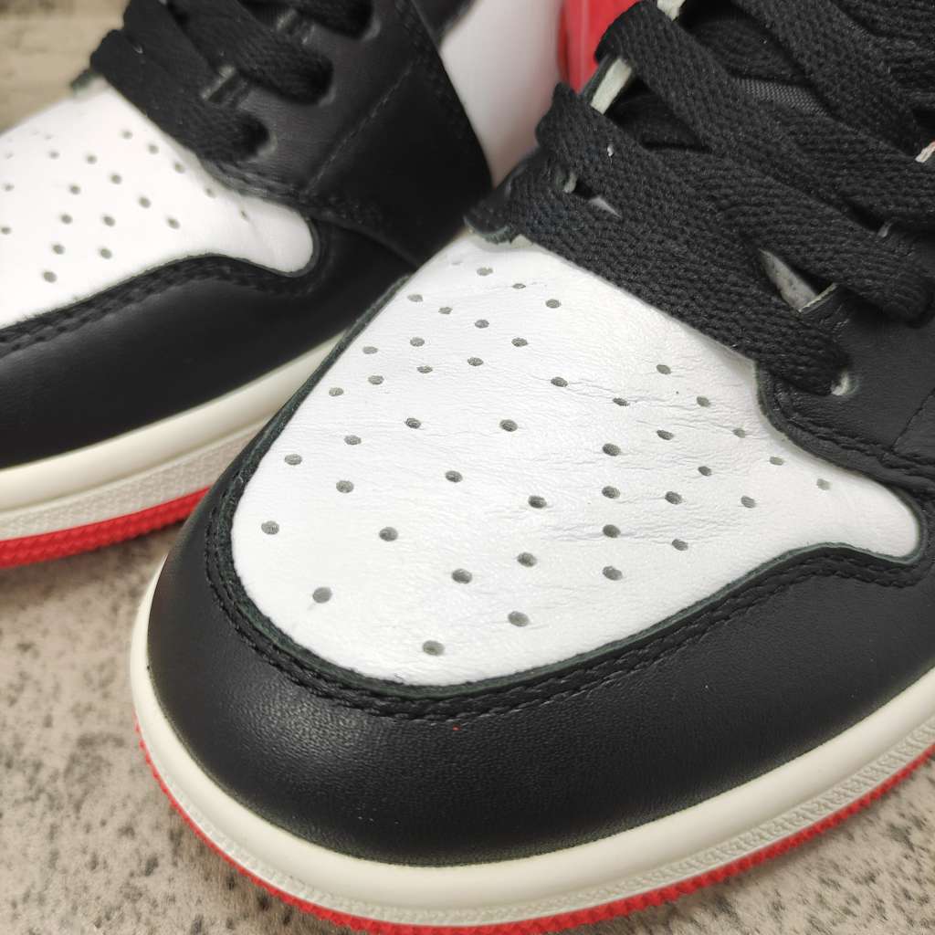 Air Jordan 1 Retro High Track Red 555088-112