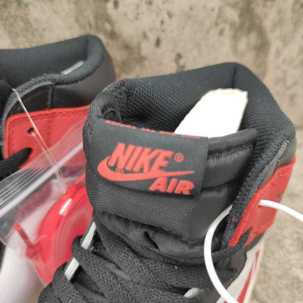 Air Jordan 1 Retro High Track Red 555088-112