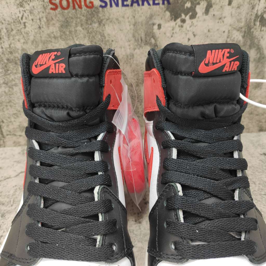 Air Jordan 1 Retro High Track Red 555088-112