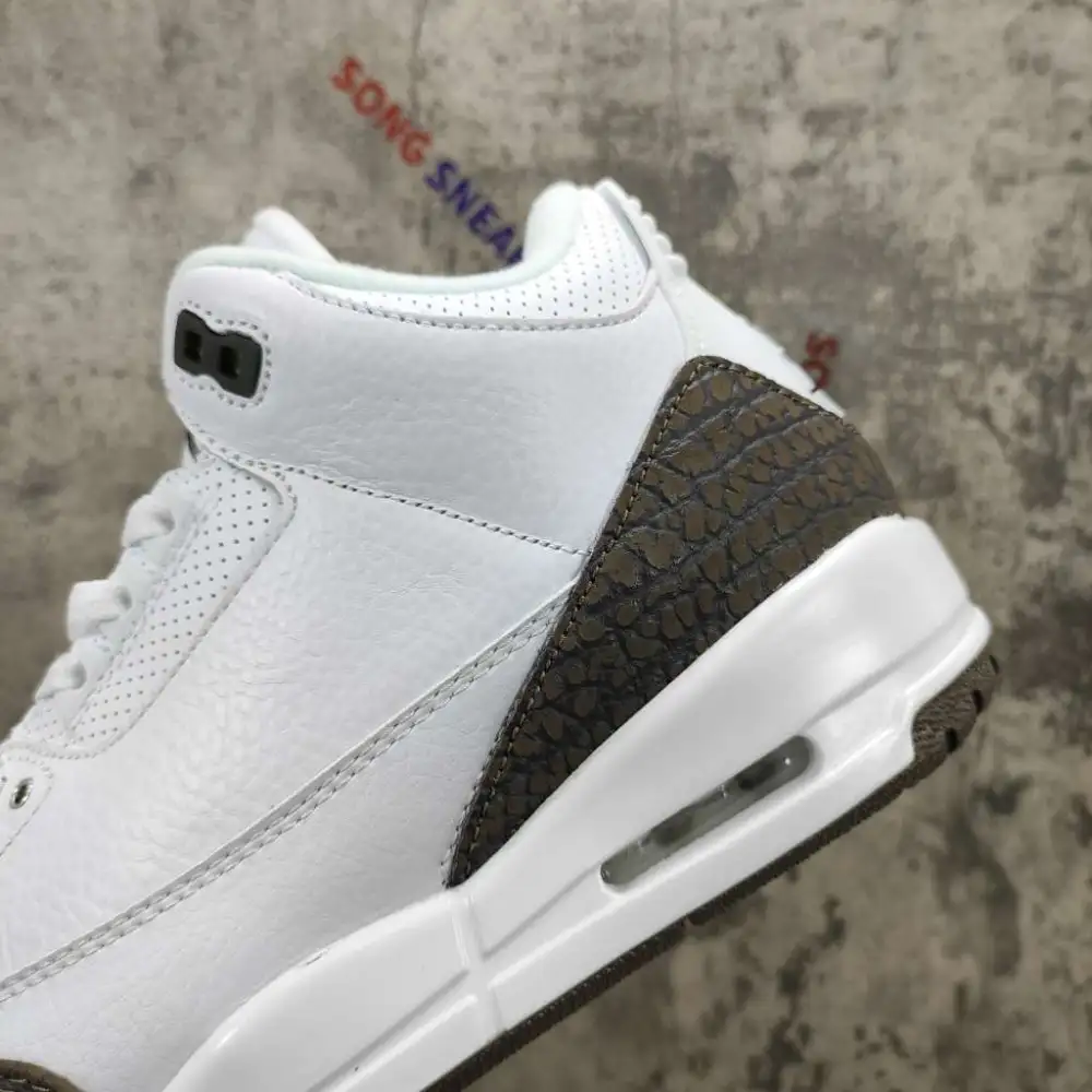 Air Jordan 3 Retro Mocha (2018) 136064-122