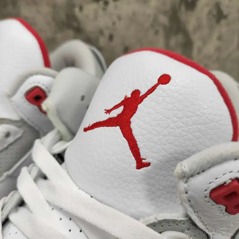 Air Jordan 3 Retro Tinker White University Red CJ0939-100