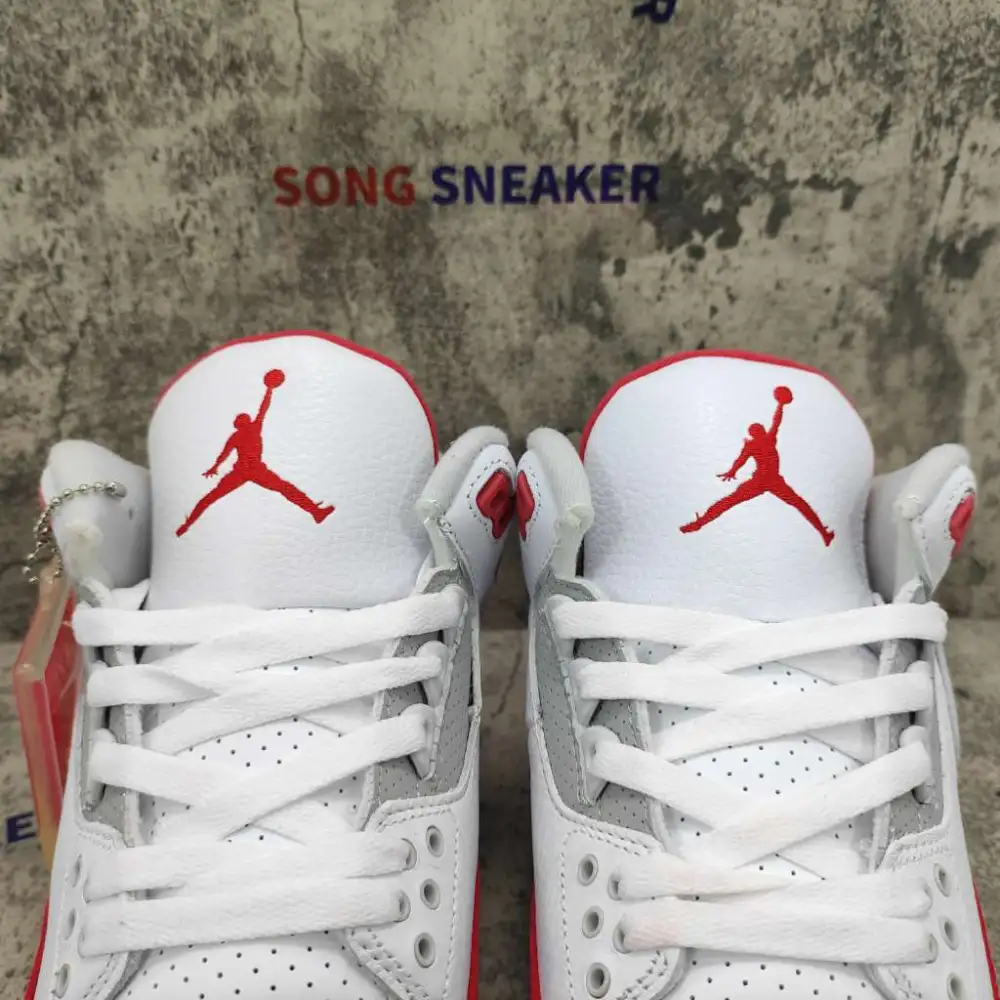 Air Jordan 3 Retro Tinker White University Red CJ0939-100