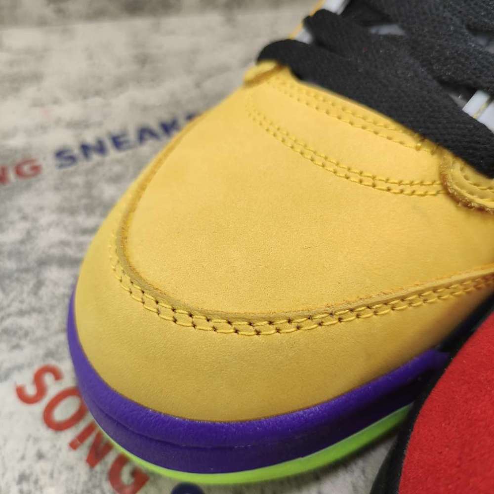 Air Jordan 5 Retro What The CZ5725-700