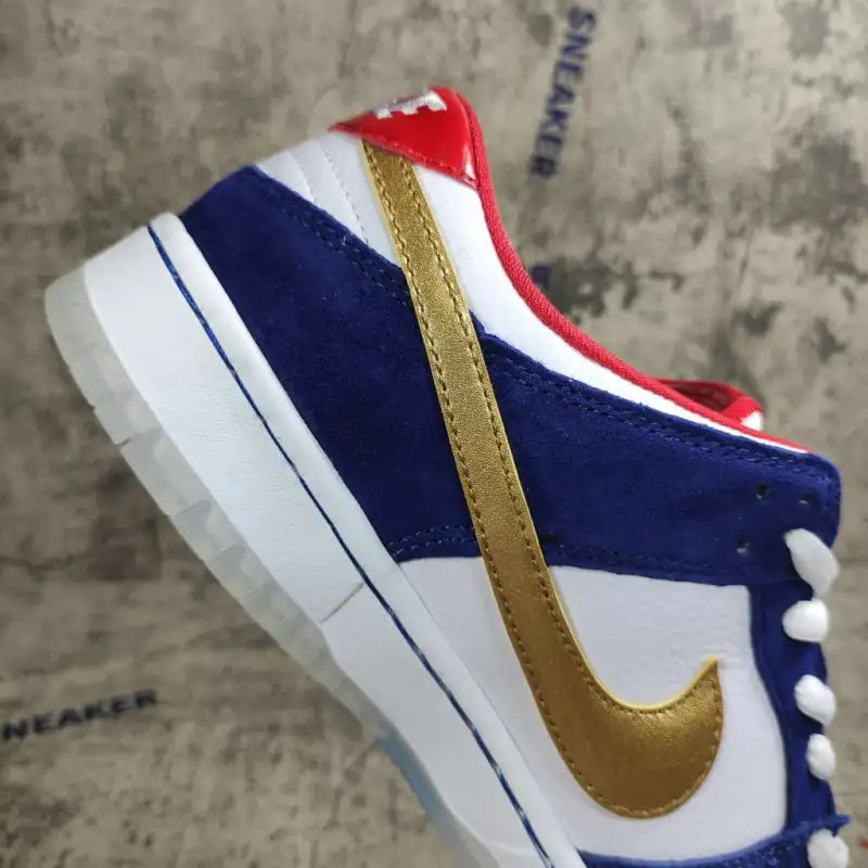 Nike Dunk SB Low Ishod Wair "BMW" 839685-416 