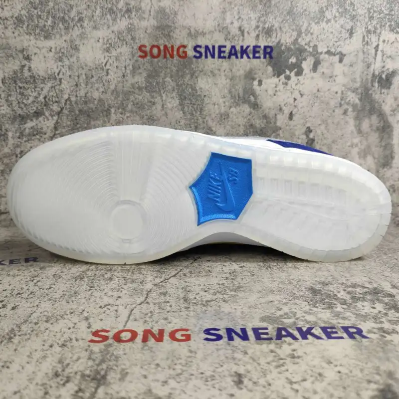 Nike Dunk SB Low Ishod Wair "BMW" 839685-416 